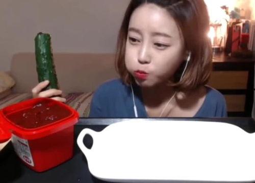 娱乐吃瓜酱美女在线观看,美女在线观看，精彩瞬间一网打尽